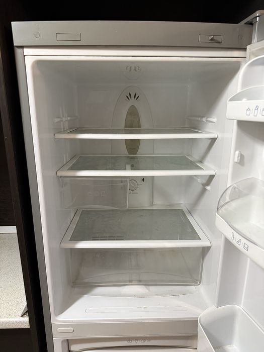 Хладилник с фризер LG