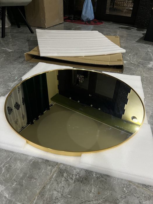 Oglindă cu ramă aurie 80 cm