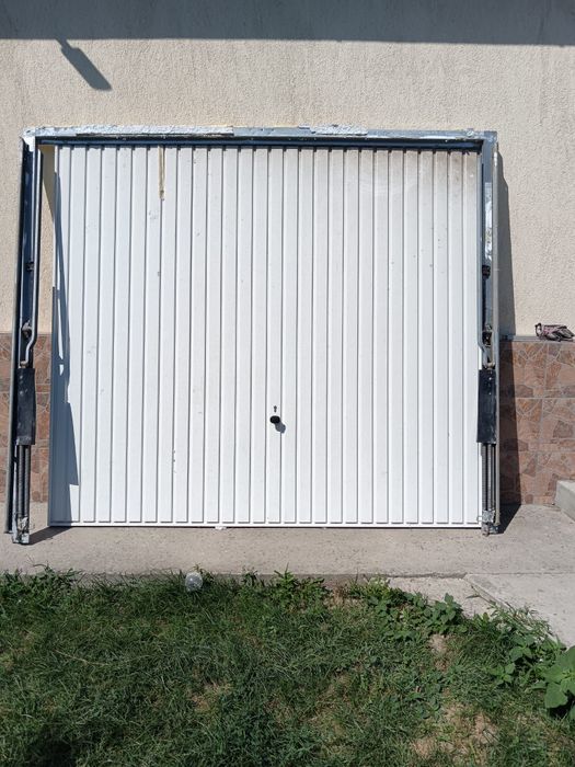 Vând ușă de garaj Hörmann GSL – 2500 × 2125 mm