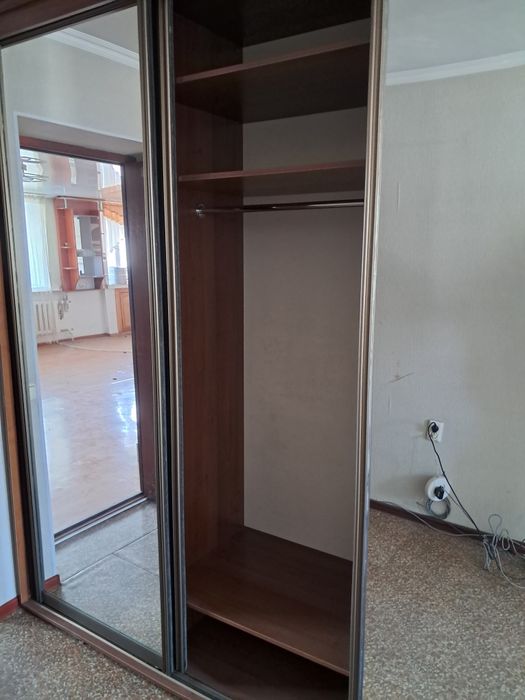 Платиновый шкаф зеркальный