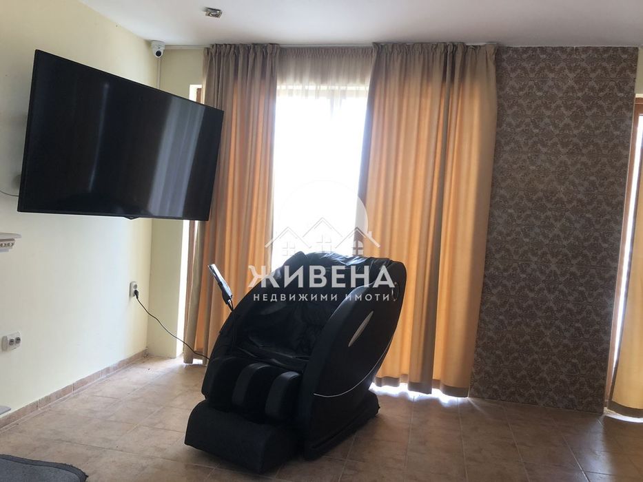 Продава къща в с.Чернево, РЗП: 300 кв.м, двор - 2150 кв.м