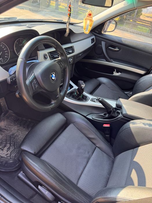 BMW 3 Series 2011 — imagine 5