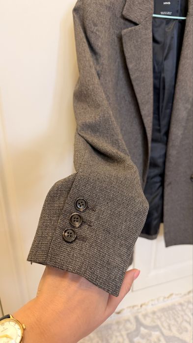 Продам костюм манго