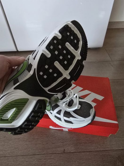 Маратонки nike 38 номер