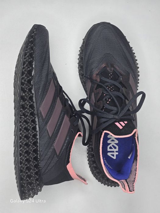 Оригинальные кроссовки от Adidas