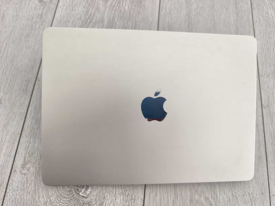 Macbook Air M4 2025 Argintiu  16Gb, 256Gb, garanție producător 17 Luni, impecabil, nefolosit, baterie 100%