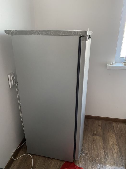 Холодильник бирюса