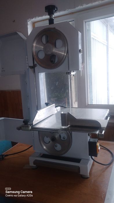 Ленточная пила .