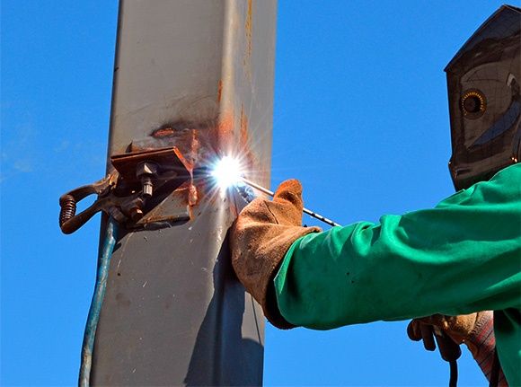 Сварщик по вызову. Сваршик. Сбаршик