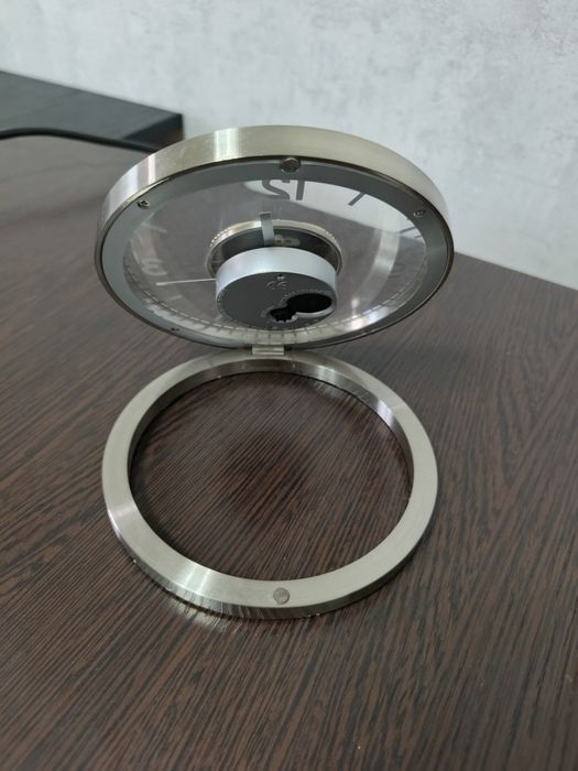 Настольные часы с гербом