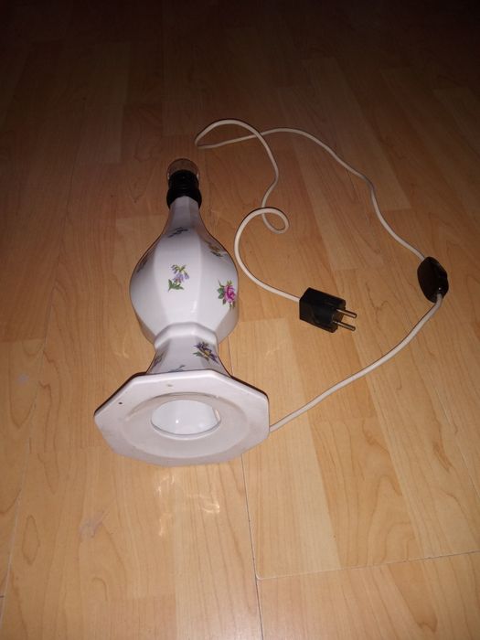 Стара порцеланова настолна лампа