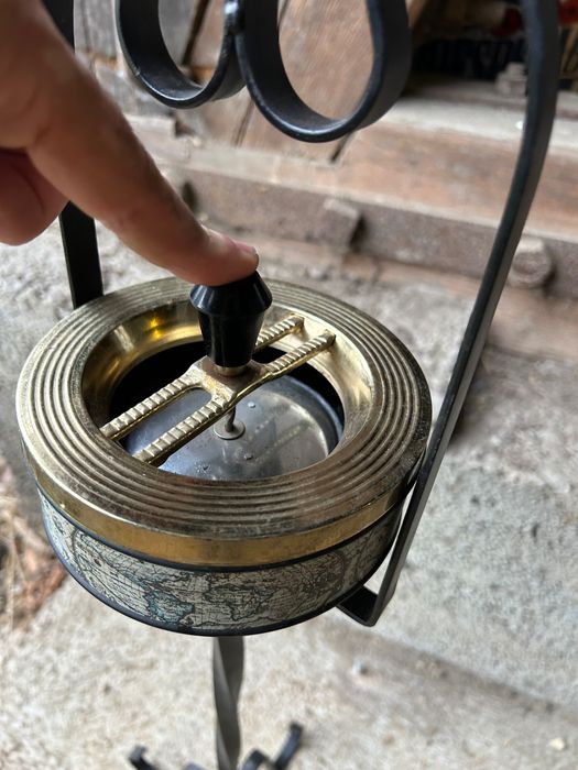 Ретро пепелник / глобус