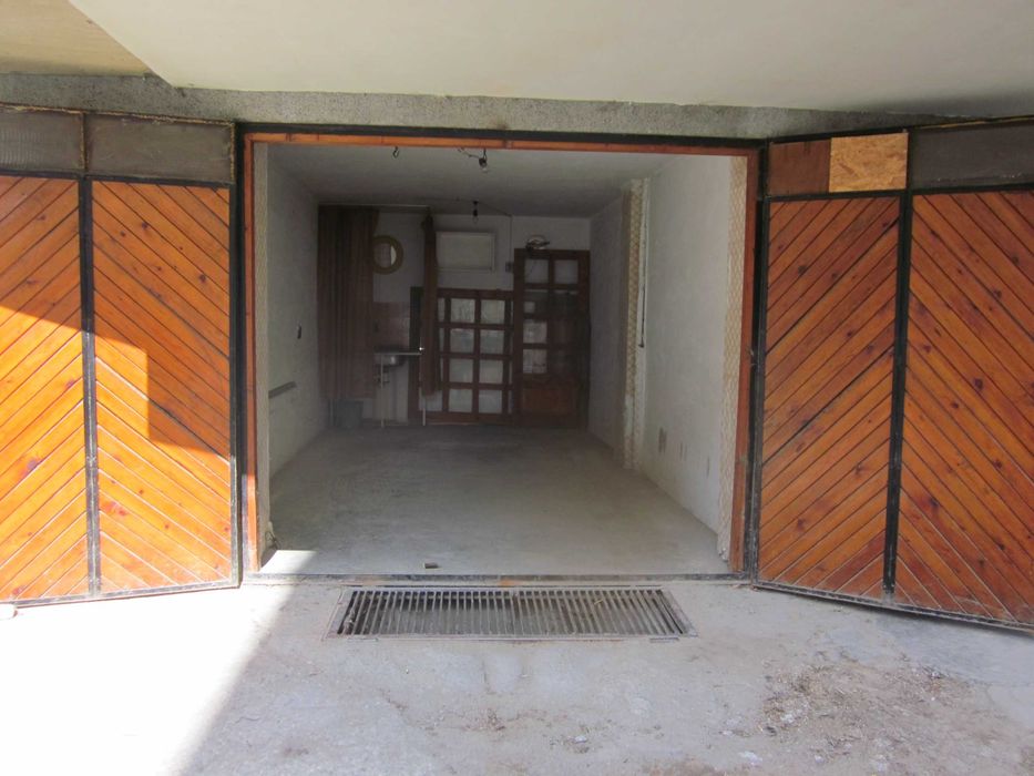 Дава се под наем Гараж / Паркомясто в Варна, Център - 16 кв.м за 120 € - Снимка #1