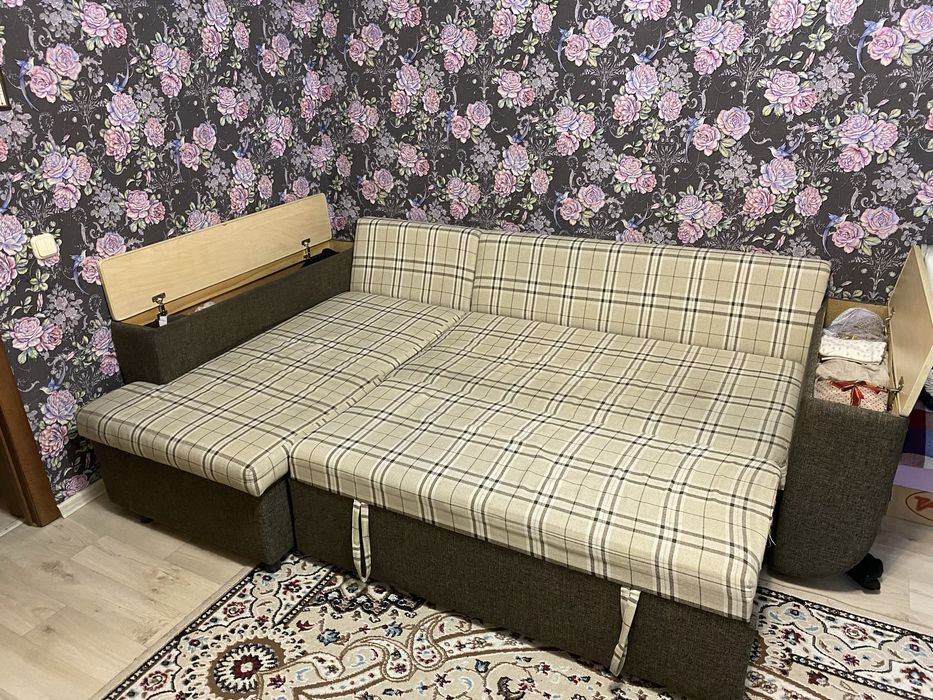 Угловой  диван..