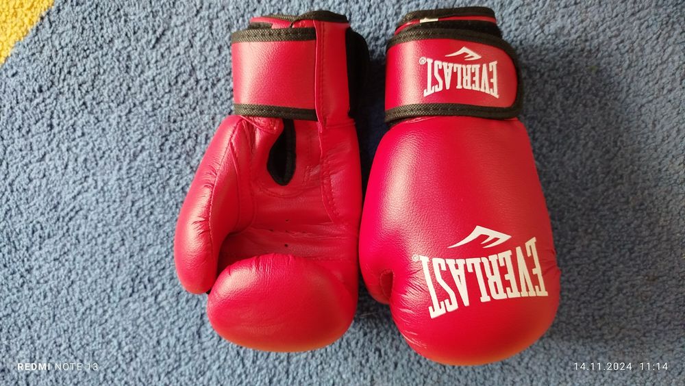 Кимоно костюм и перчатки