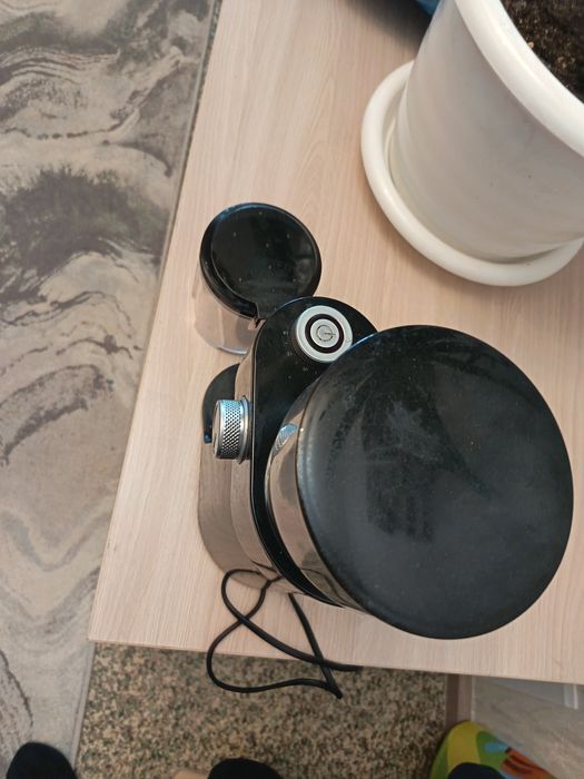 Прдам кофемолку "Kitfort"