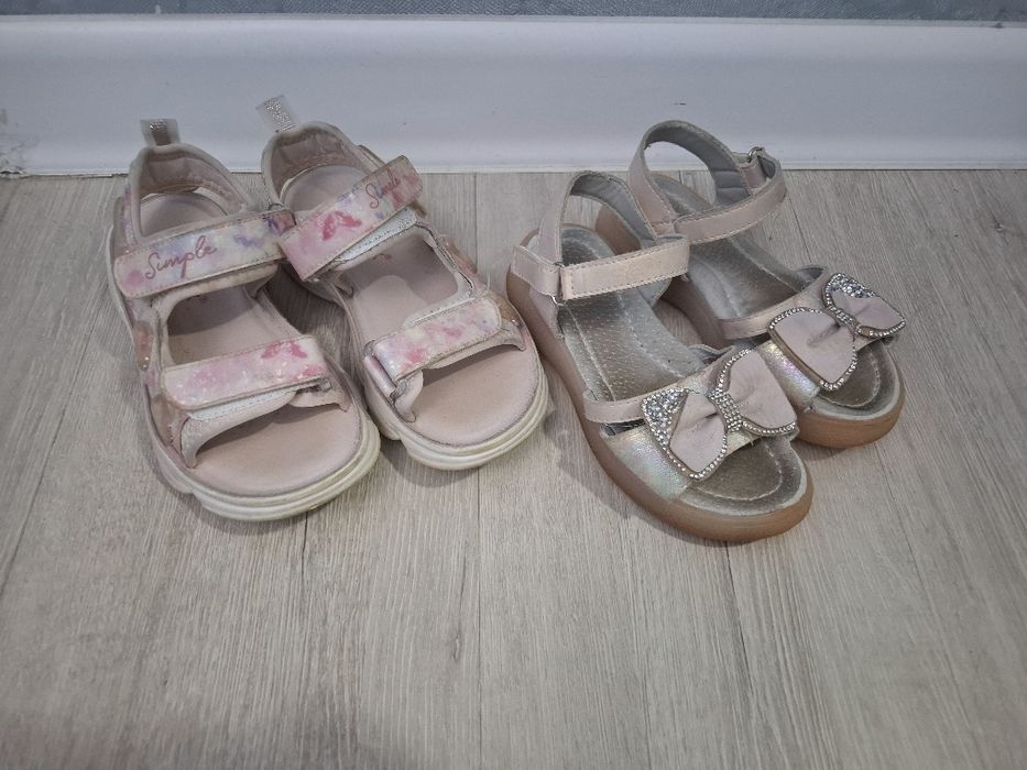 Продам 3 пары сандалии.