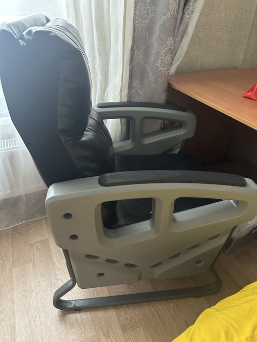 Продаестя кресло