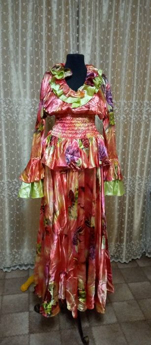 Продам костюмы для шоу программ