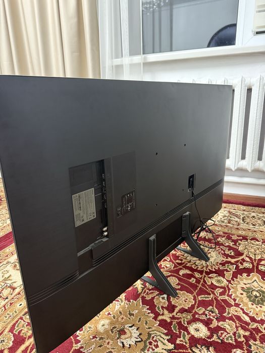 Телевизор Самсунг .