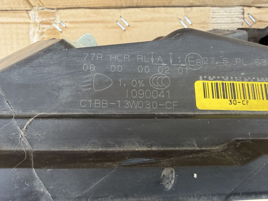 Far stanga Ford Fiesta MK7 Facelift Lupa Halogen 2013-2018