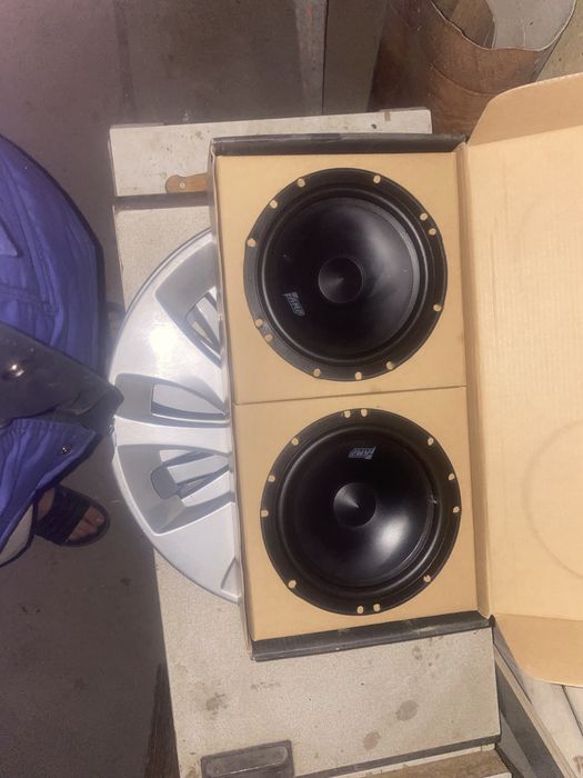 колонки 16  AMP срочно