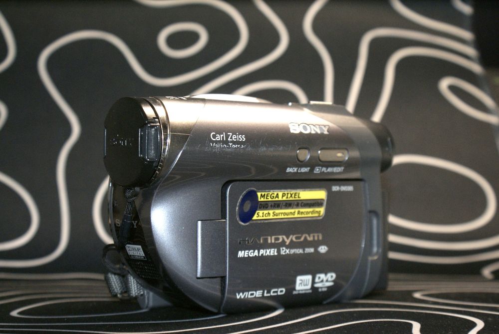 Продам Sony DVD 305E