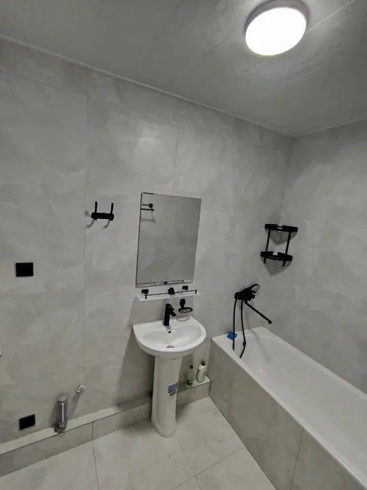 Квартира  на Дружба народов -Нархоз 2/4/9  общ пл 60м  Евро с мебелью