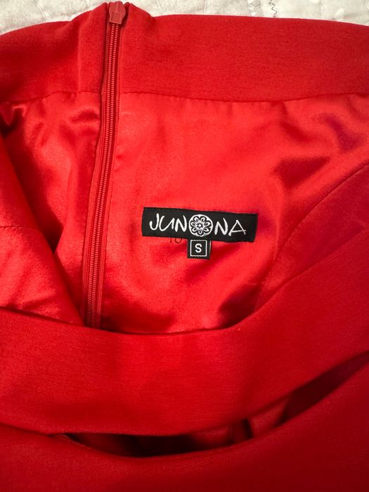 Червена рокля Junona