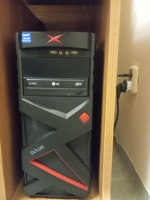 Продам игровой компьютер вместе со столом