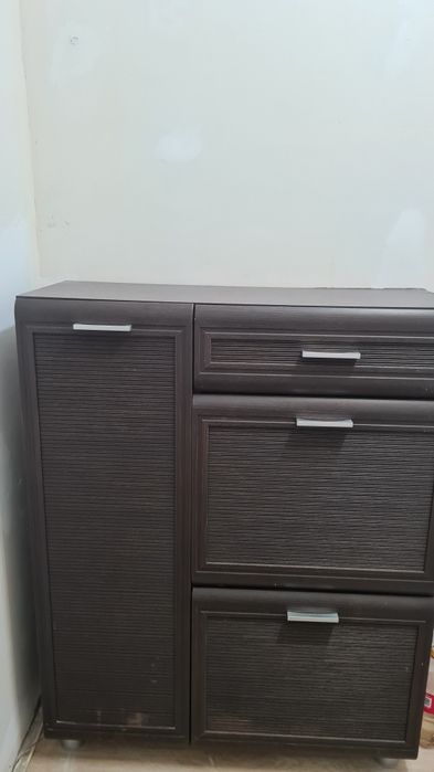 Продам комод в прихожую