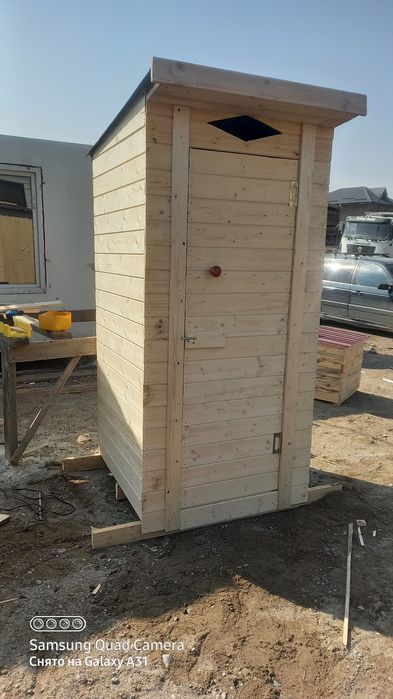 Уличный     туалет