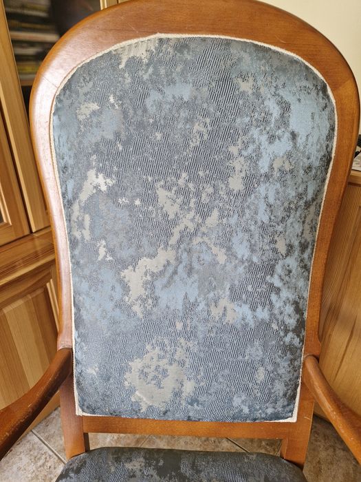 Старинно кресло (стол) от дърво с нова тапицерия