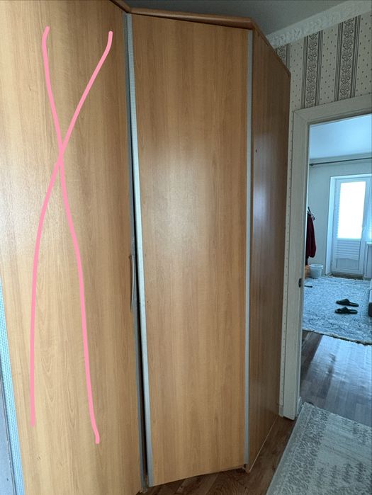 Угловой большой шкаф