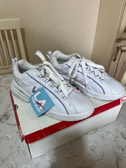 Одежда и обувь в хорошем сосстоянии