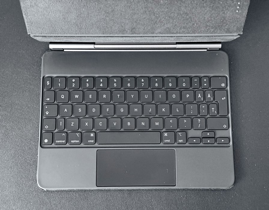 Tastatură / Husă Apple iPad Magic Keyboard pt iPad 11” -  impecabilă