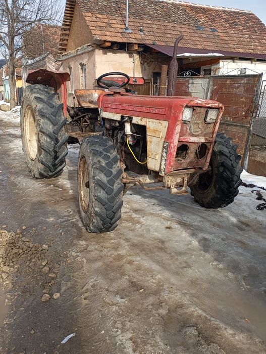 Tractor de vînzare 4×4 in stare buna 55 cai