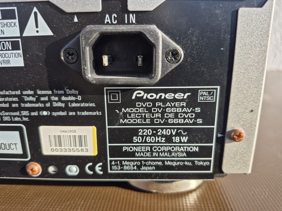 Vând DVD player marca Pioneer model DV-668AV,made in Malaysia