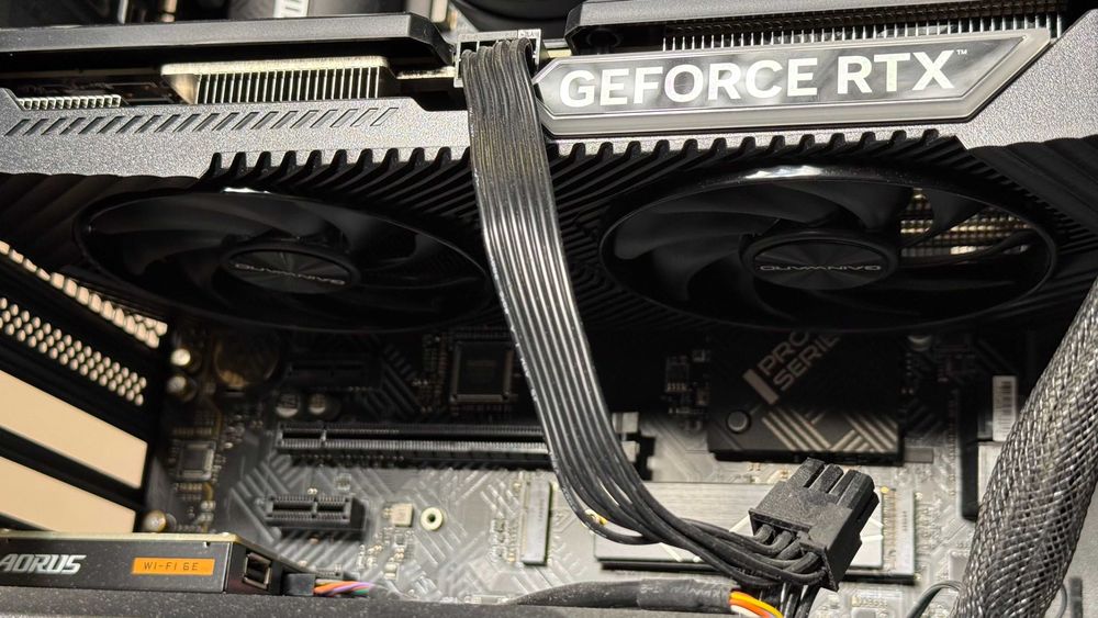 Настолен компютър intel i9-12900K, RTX 4070, 32GB RAM, 10TB SSD+HDD