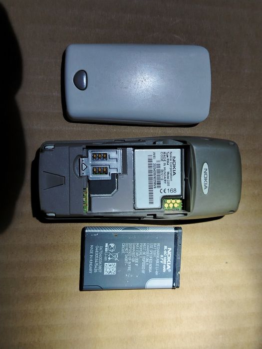 Nokia 2300 în stare bună. Are și incarcator. Telefon de colectie