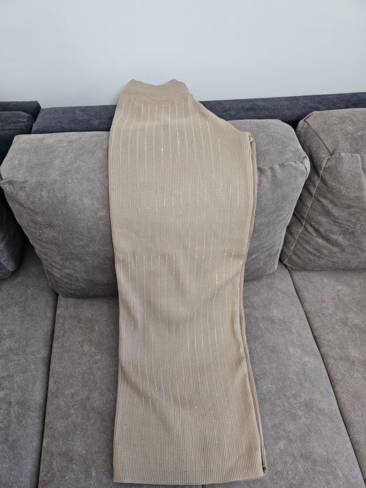 Costum din tricot cu strasuri