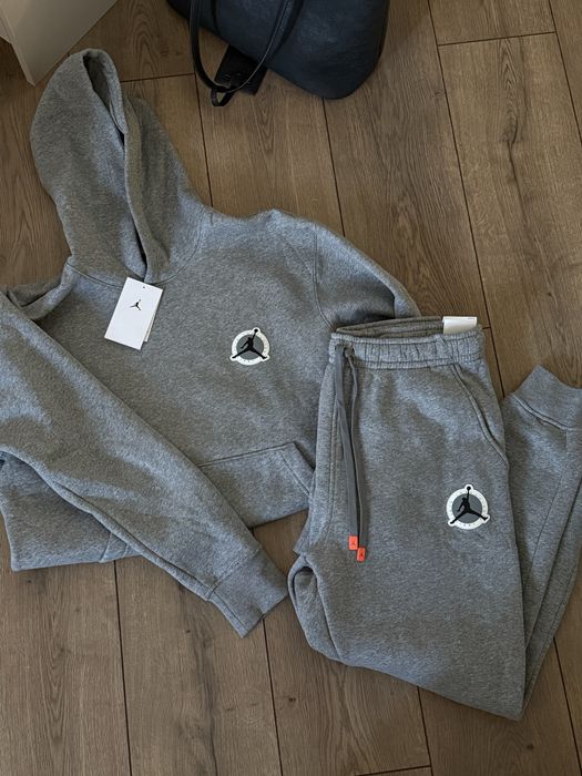 двойка Jordan серая