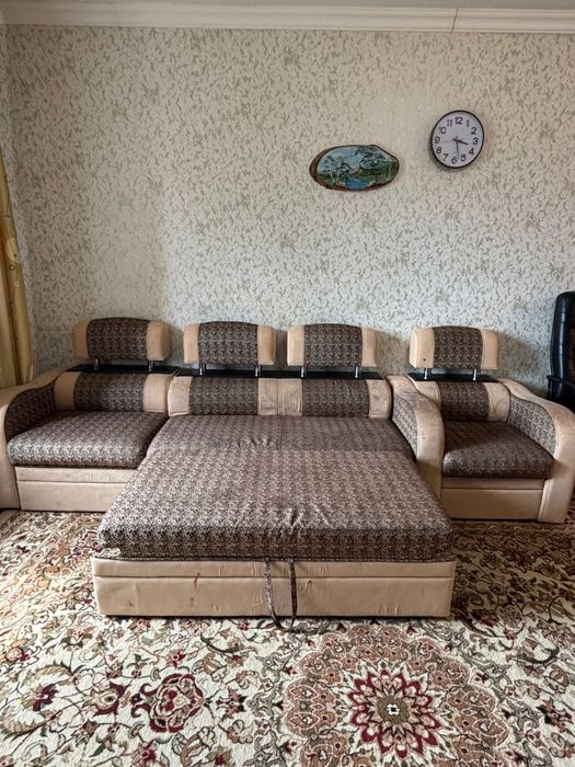 Диван для гостиной