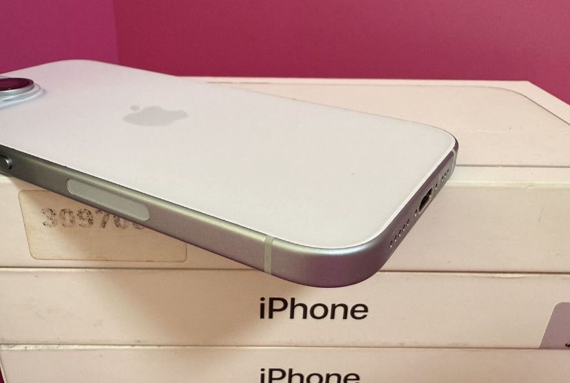 iPhone 15 128GB с гарантией