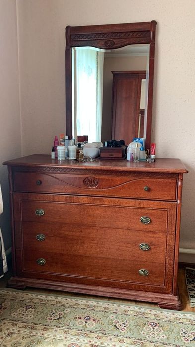 Спальный гарнитур