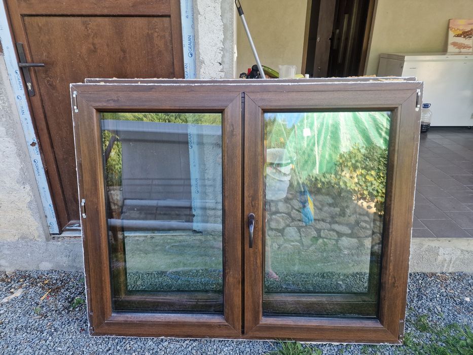 Vând 2 geamuri termopan