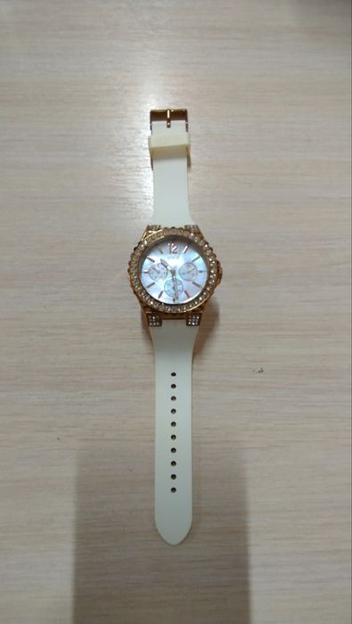 Часы ручные красивые