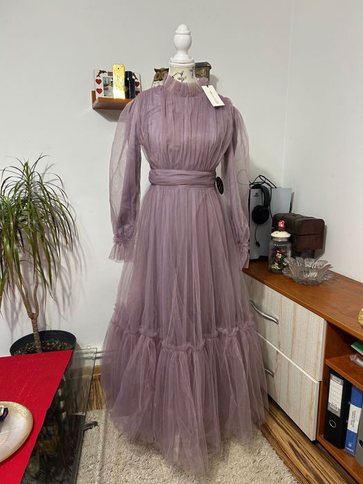 Rochie cu tull elegantă