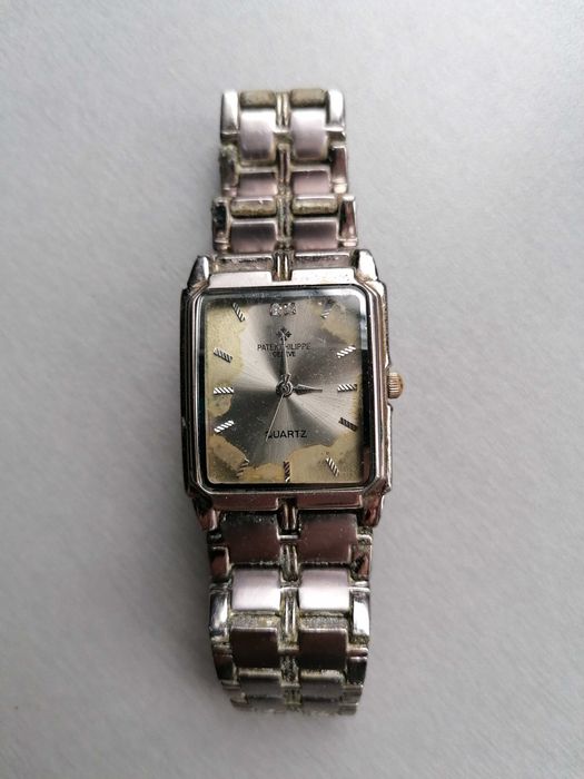 неработещи швейцарски  дамски часовници