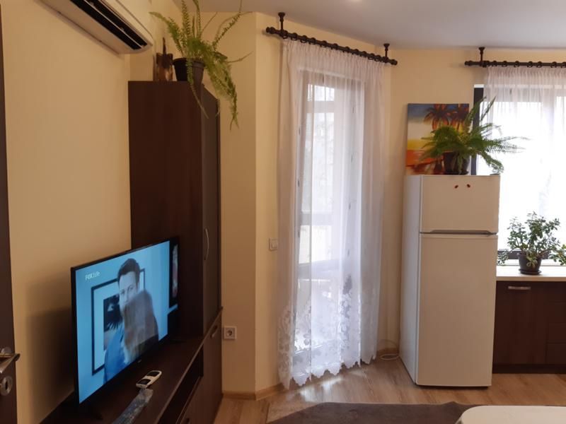 Дава се под наем Двустаен апартамент в Варна, Зимно кино Тракия - 48 кв.м за 430 € - Снимка #2